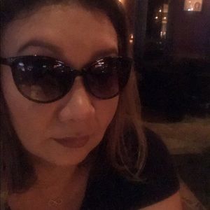 Meet your Posher, Vanessa